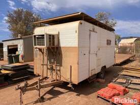 1994 Custom Single Axle Caravan - picture0' - Click to enlarge