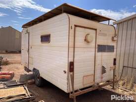 1994 Custom Single Axle Caravan - picture2' - Click to enlarge