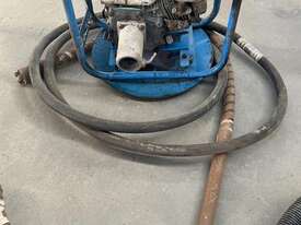 HONDA PETROL CONCRETE VIBRATOR - picture0' - Click to enlarge