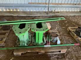 John Deere Header Spacer Kit  - picture0' - Click to enlarge