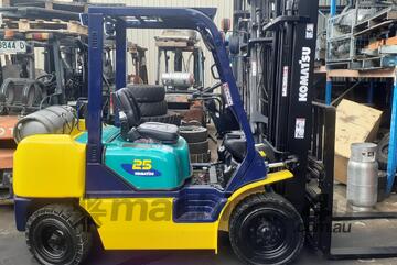 ACTIVE FORKLIFTS - 2.5 tom Komatsu Forklift for sale-3.7m mast solid tyres side shift Starting $1200