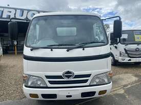 2011 Hino 616 Narrow cab 300 Series White Refrigerated 4.0l 4x2 - picture0' - Click to enlarge