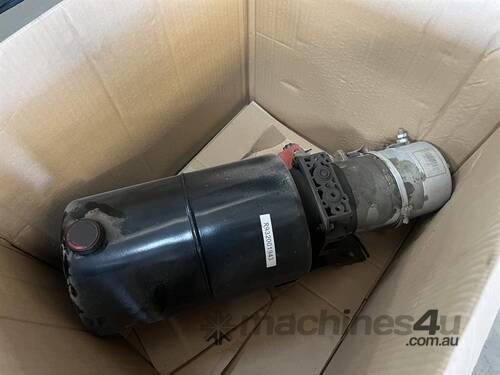 Small Hydraulic Tank & 12V Motor