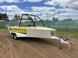 SKICRAFT ROBERTS SKI BOAT - picture0' - Click to enlarge