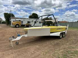 SKICRAFT ROBERTS SKI BOAT - picture1' - Click to enlarge