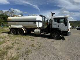 2001 International 2350G ACCO  6x4 - picture0' - Click to enlarge