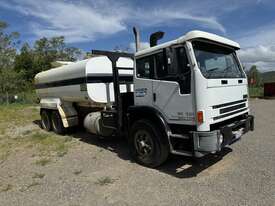2001 International 2350G ACCO  6x4 - picture0' - Click to enlarge