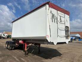 2002 Lusty EMS 6.5 Meter Semi Tipper Tipping A Trailer - picture0' - Click to enlarge