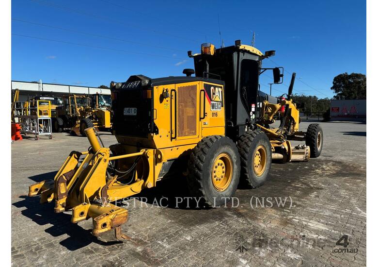 caption CAT 12M Motor Graders