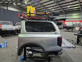 Ford Ranger Tub with Accessories - picture2' - Click to enlarge