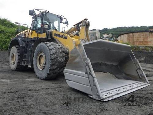 Komatsu WA500-8 Loader/Tool Carrier Loader