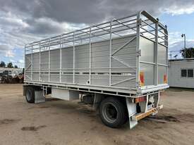 2003 HAULMARK 2DT DOG TRAILER - picture2' - Click to enlarge