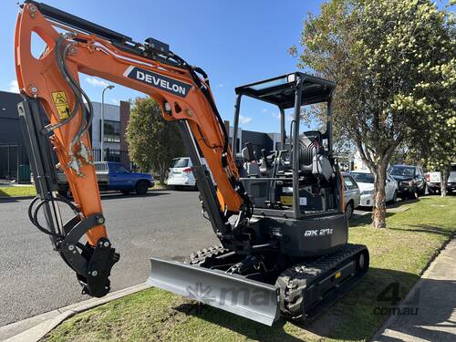 Develon DX27Z-7M 2.5T Canopy Mini Excavator 