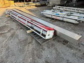 Unknown Motorised Awning - picture2' - Click to enlarge