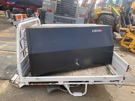 Landcruiser Ute Tray with Toolboxes - picture0' - Click to enlarge