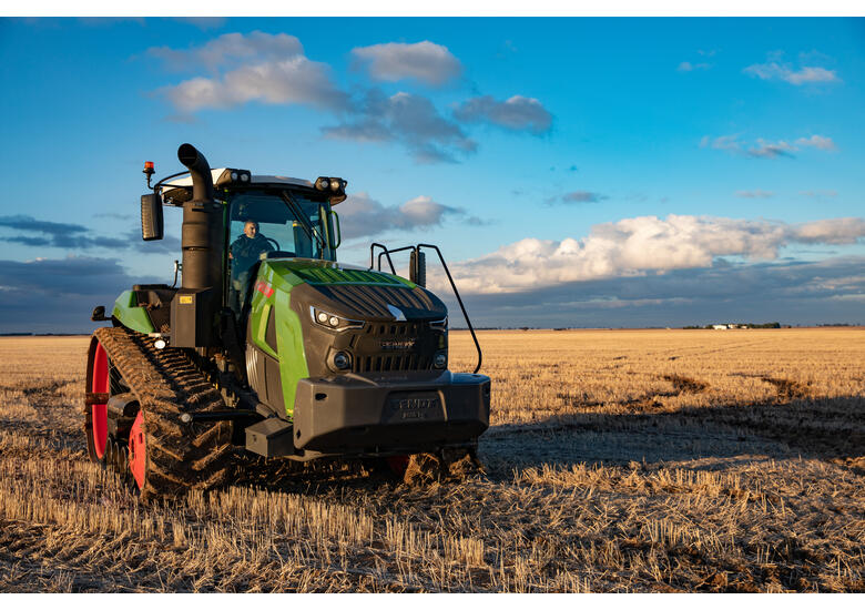 Fendt 1100 Vario MT Tractor - Suspension Chassis For 100% Comfort