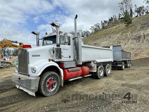caption 1977 KENWORTH W924 SAR TRUCK AND DOG