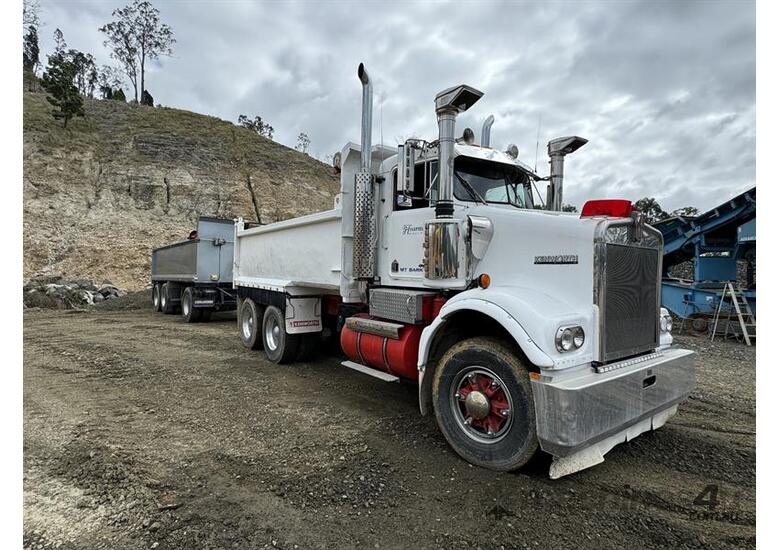 caption 1977 KENWORTH W924 SAR TRUCK AND DOG