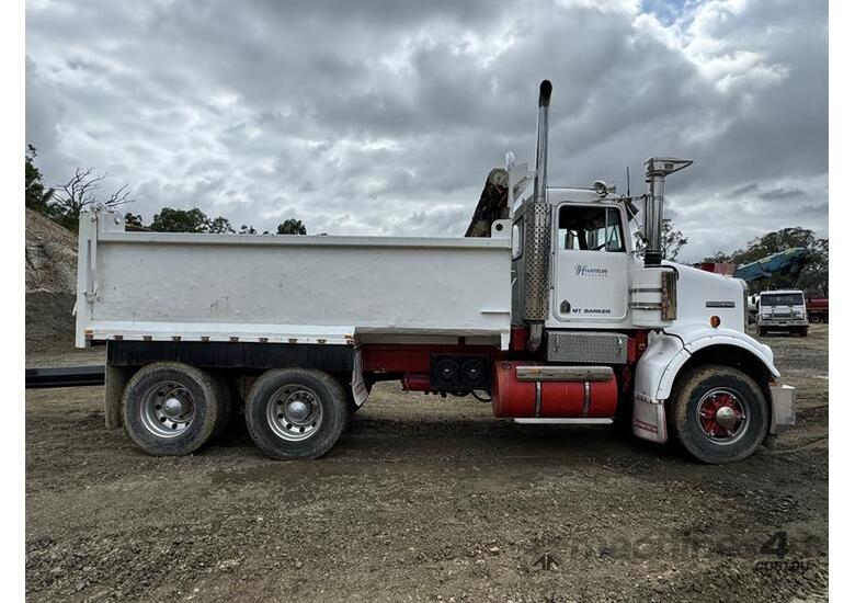caption 1977 KENWORTH W924 SAR TRUCK AND DOG