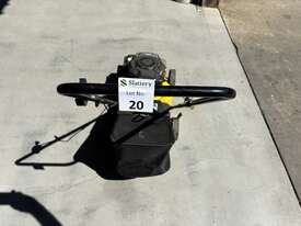1 x Lawn King 138cc Push Mower - picture0' - Click to enlarge