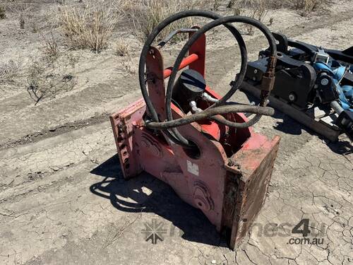 caption JNR Cushion Hitch