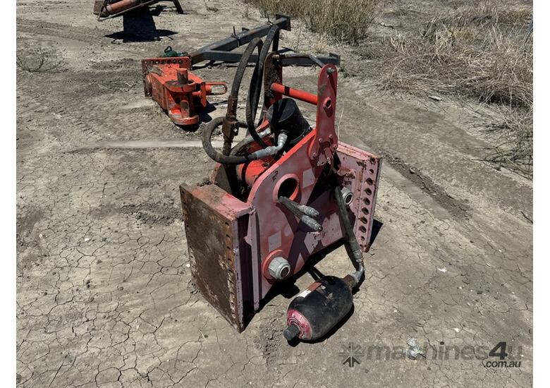 caption JNR Cushion Hitch