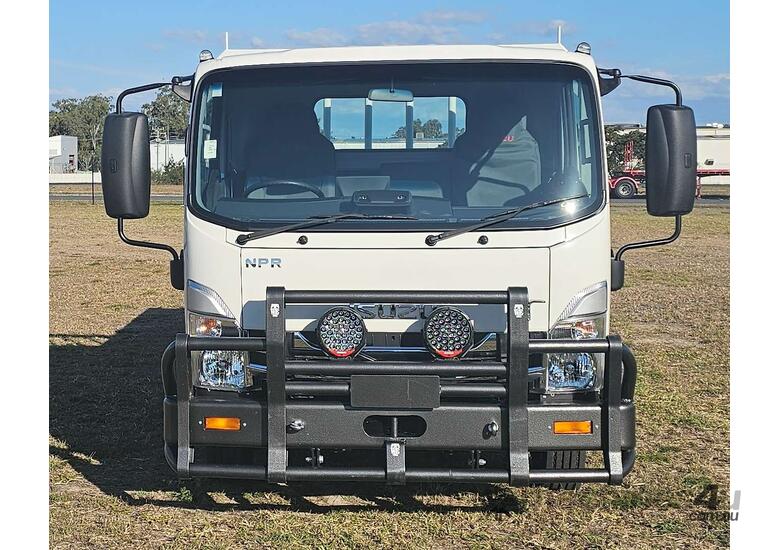 2024 Isuzu NPR 65/45-190 MWB  Tray Dropside