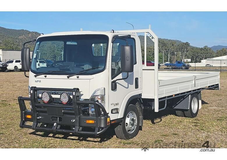 2024 Isuzu NPR 65/45-190 MWB  Tray Dropside