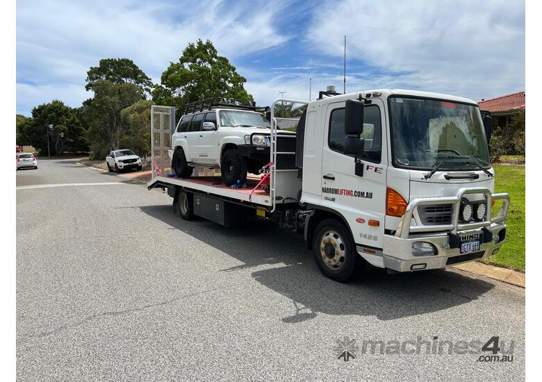 Hino Beavertail 2015 6T load capacity - Hire