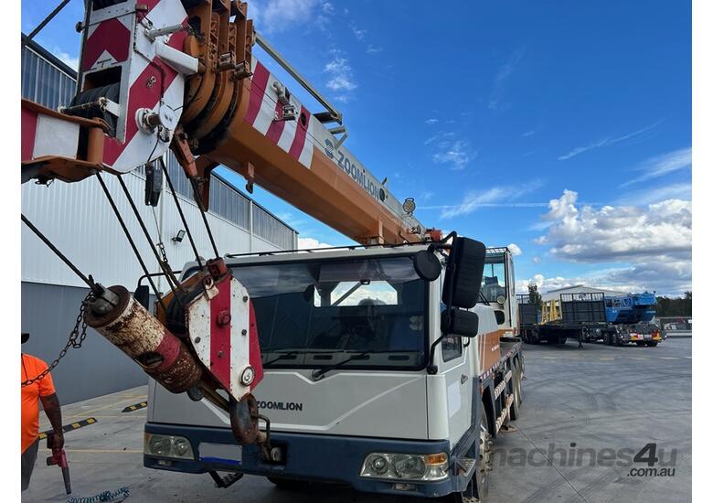 caption 2014 ZOOMLION QY25V431.4R