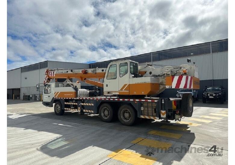 caption 2014 ZOOMLION QY25V431.4R