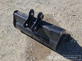 Unused Mud Bucket 1000mm, Ears 35mm, Centers 200mm, Pins 40mm  - picture2' - Click to enlarge