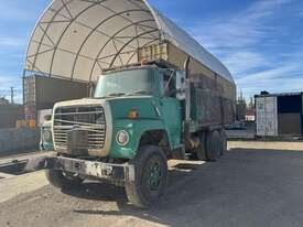 Ford L8000 Tipper with Water Tank - picture0' - Click to enlarge
