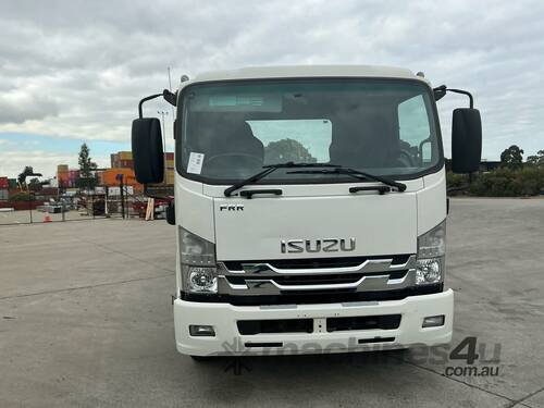 caption 2016 Isuzu FRR 110-260 Cab Chassis
