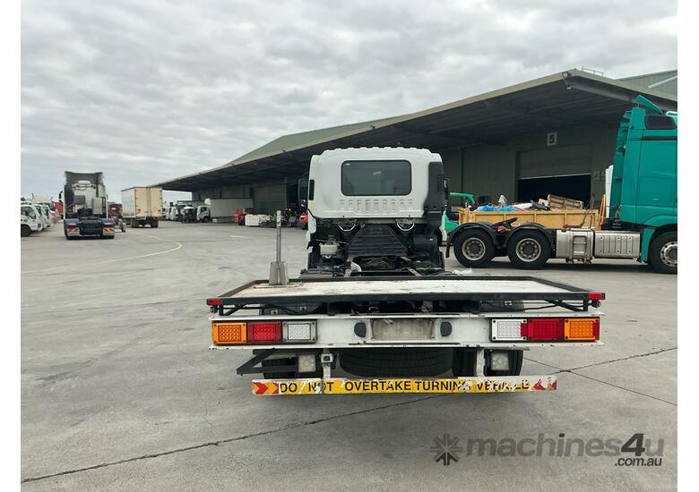 caption 2016 Isuzu FRR 110-260 Cab Chassis