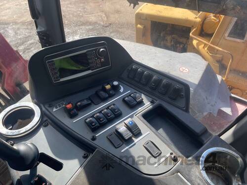 caption 2014 Miller Nitro 5333 Self Propelled Boom Spray