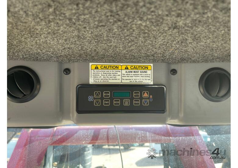 caption 2014 Miller Nitro 5333 Self Propelled Boom Spray