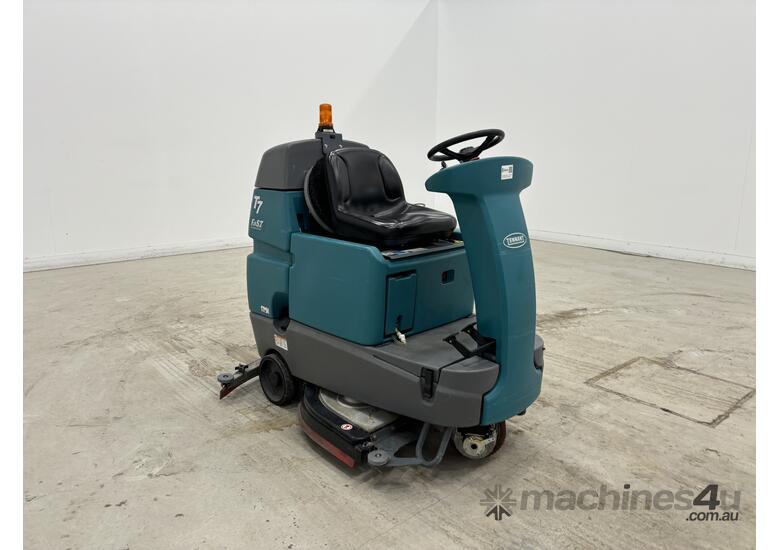 caption Tennant T7 Scrubber **Unreserved**