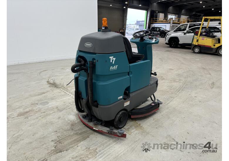 caption Tennant T7 Scrubber **Unreserved**