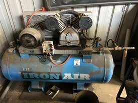 Air Compressor - picture0' - Click to enlarge