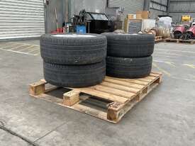 1 X pallet of 4 Mercedes Benz tyres tubeless with rims 255 / 50 R19 - picture2' - Click to enlarge