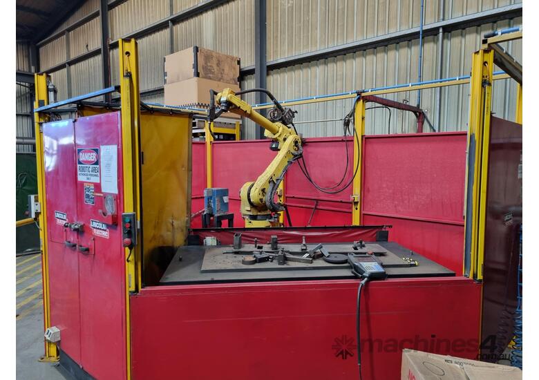 Lincoln Electric Vee Cell Robotic Welder