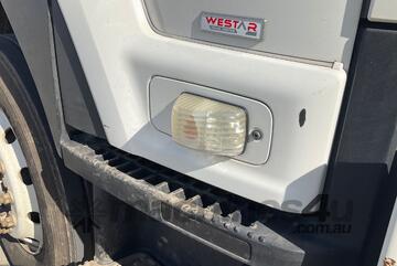 2017 Isuzu FVL240-300 Caged Tabletop