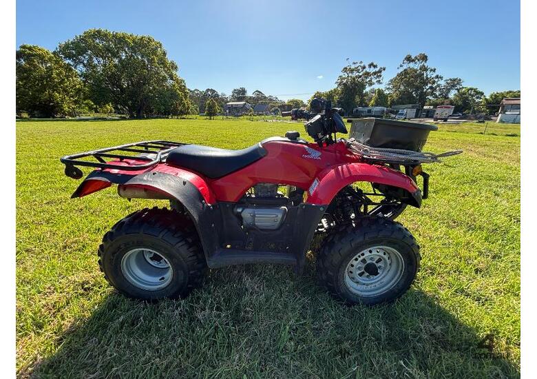 caption HONDA TRX 250 FOURTRAX 4X4 QUAD 2013 MODEL