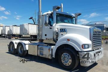 Mack   Superliner DAY Cab