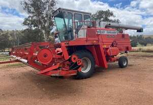 Massey Ferguson Massey Fergus 850 Header