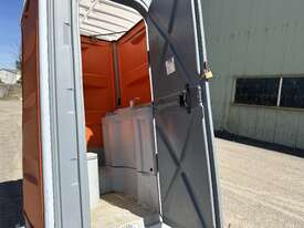 Portable Toilet With Trailer - picture0' - Click to enlarge