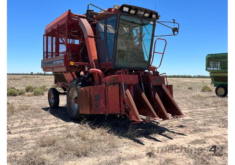 Case cotton picker