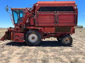 Case cotton picker - picture2' - Click to enlarge