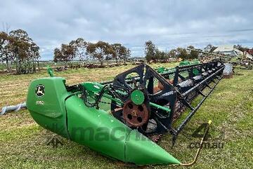 John Deere   635D Draper Front